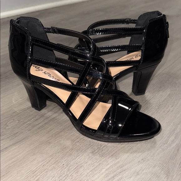 easy street Shoes - Easy Street Black Patent Heeled Strappy Sandals